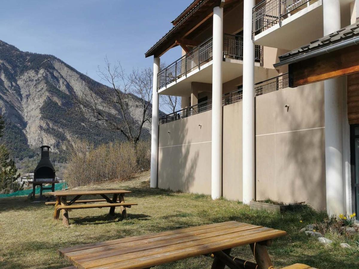 Studio 4 Personnes Avec Piscine Et Sauna - Residence Chateau Des Magnans - Jausiers - Fr-1-165B-45 Exterior foto